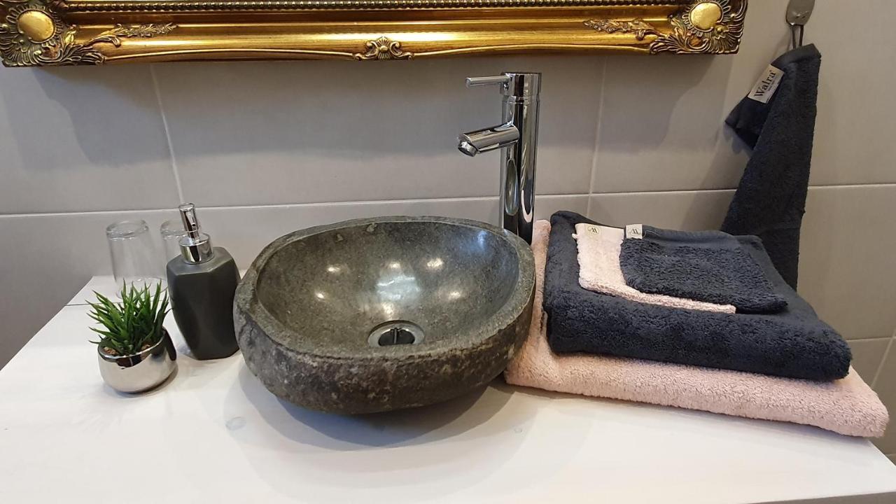 Tiszaszolos Tisza White House Bed & Breakfast エクステリア 写真