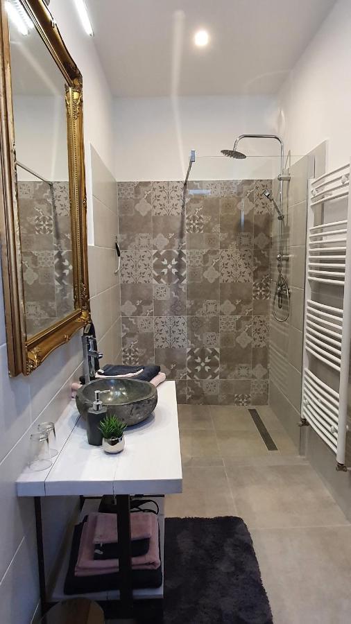 Tiszaszolos Tisza White House Bed & Breakfast エクステリア 写真